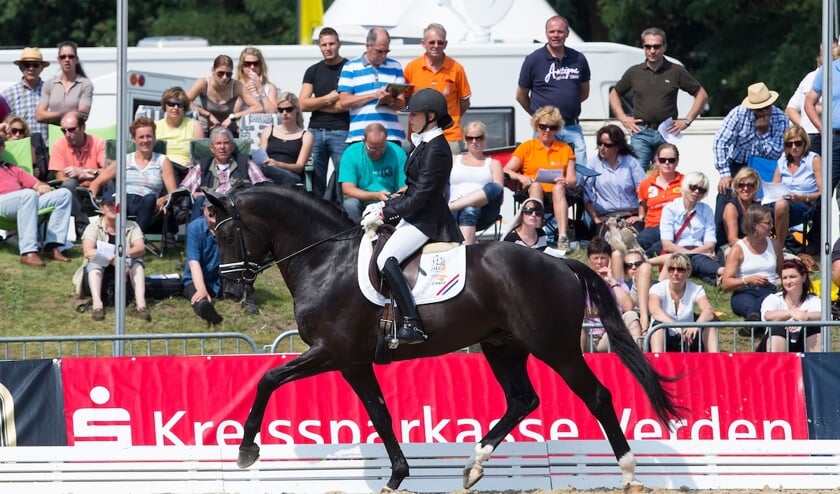 Dinja van Liere - Duval's Capri Sonne Jr
FEI World Breeding Dressage Championships for Young Horses 2012
© DigiShots