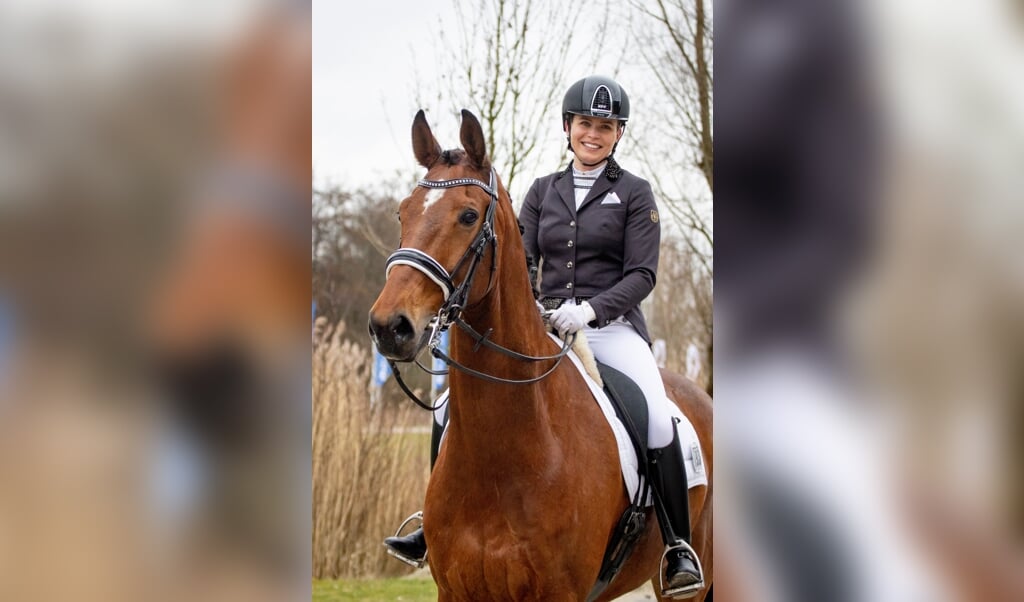 Manon Hage met Discovery (v. United)