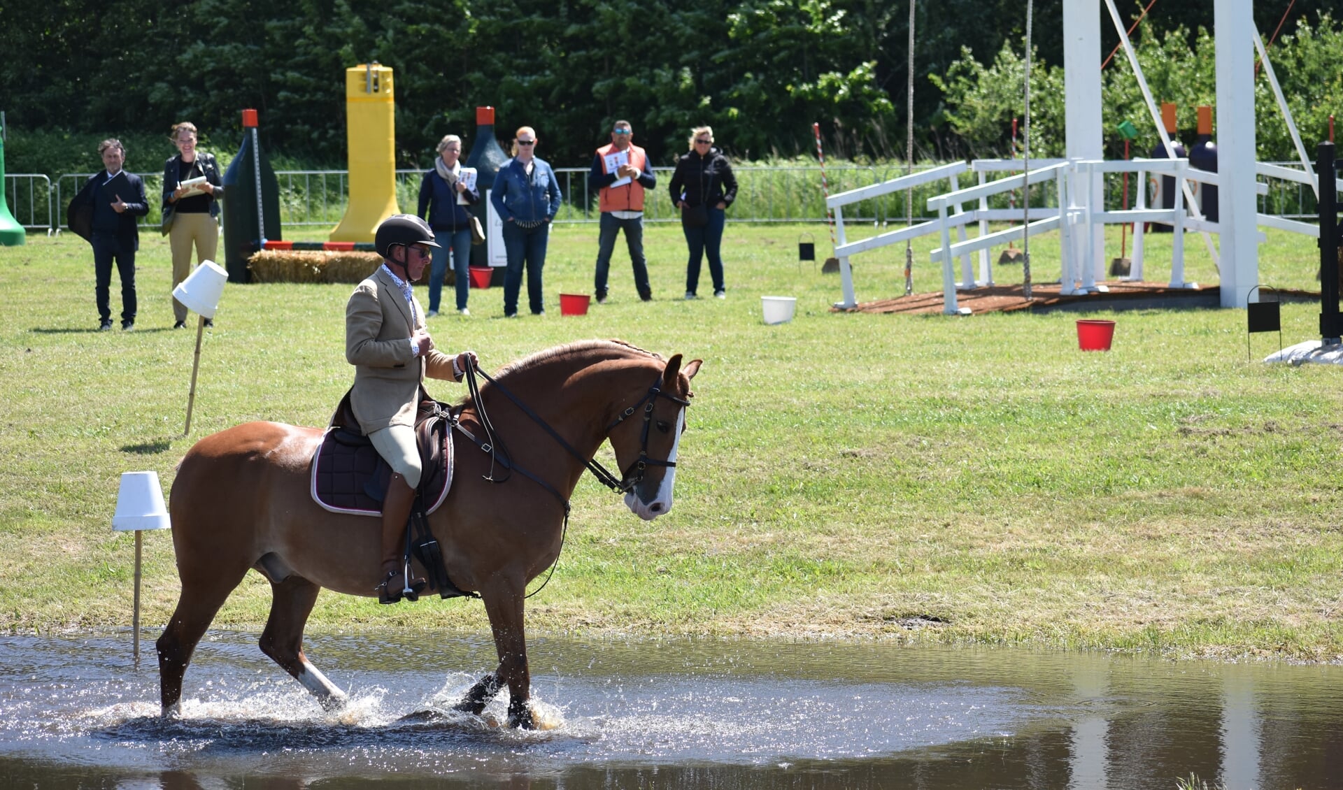 Traditionele Working Equitation-wedstrijd bij Fort Roovere in Halsteren