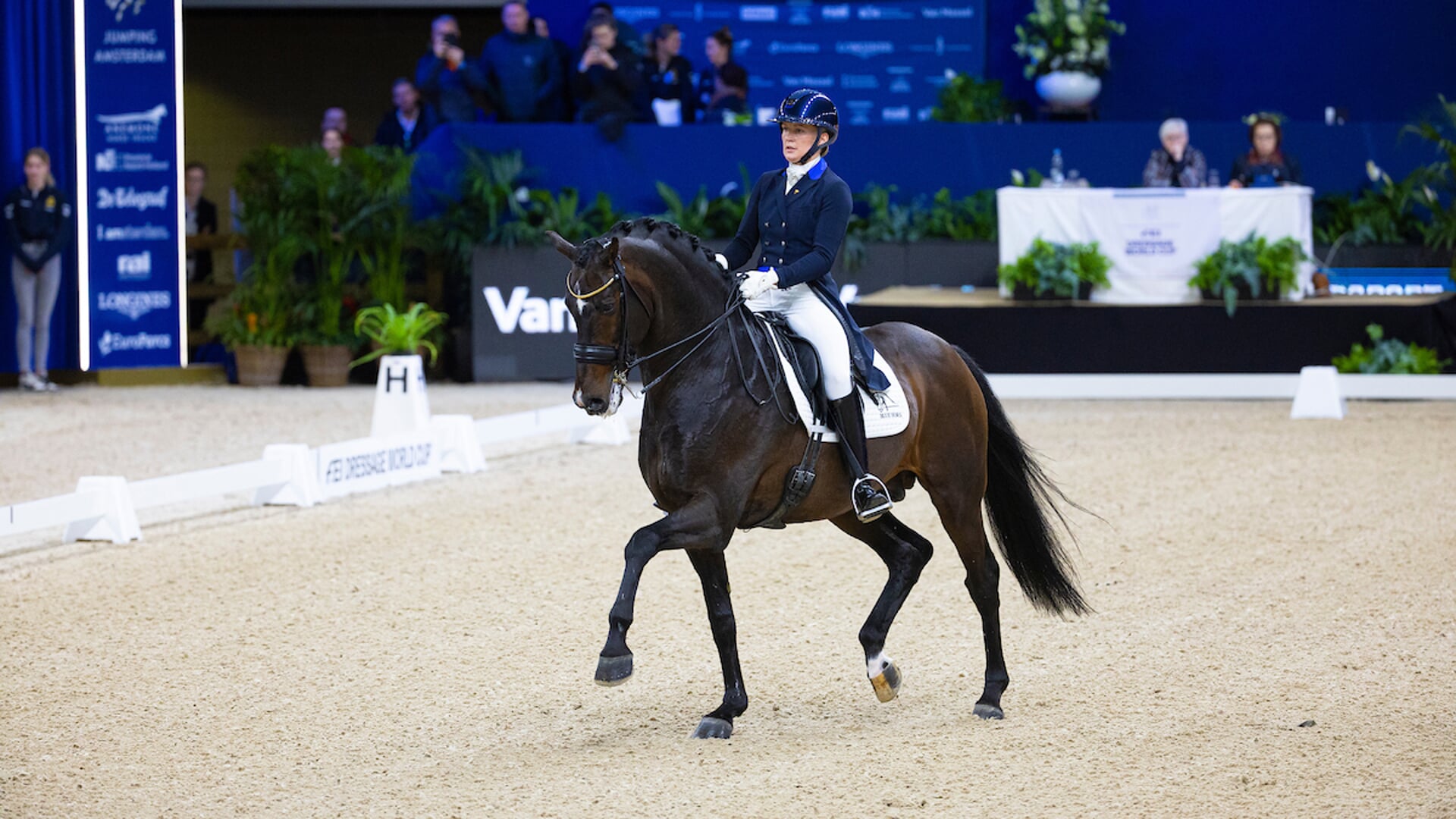 Nanna Skodborg Merrald - Blue Hors Zack
Jumping Amsterdam 2023
© DigiShots