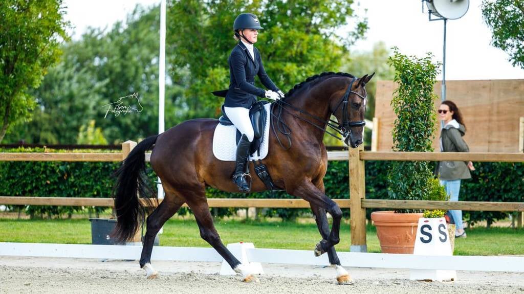 Hanna Neefs Wordt Limburgs Kampioen Z1: “Dit Was Echt De Kers Op De ...