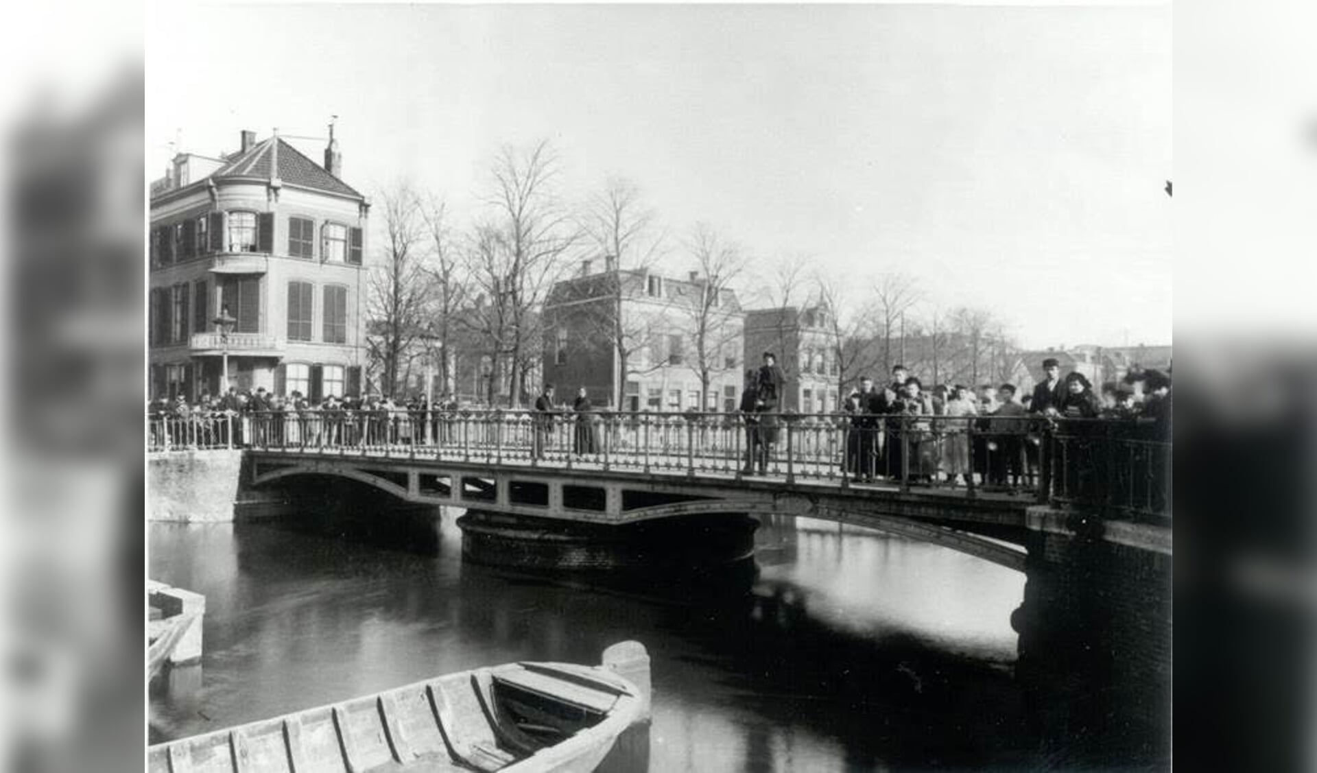 de oude Prins Hendrikbrug omstreeks 1895