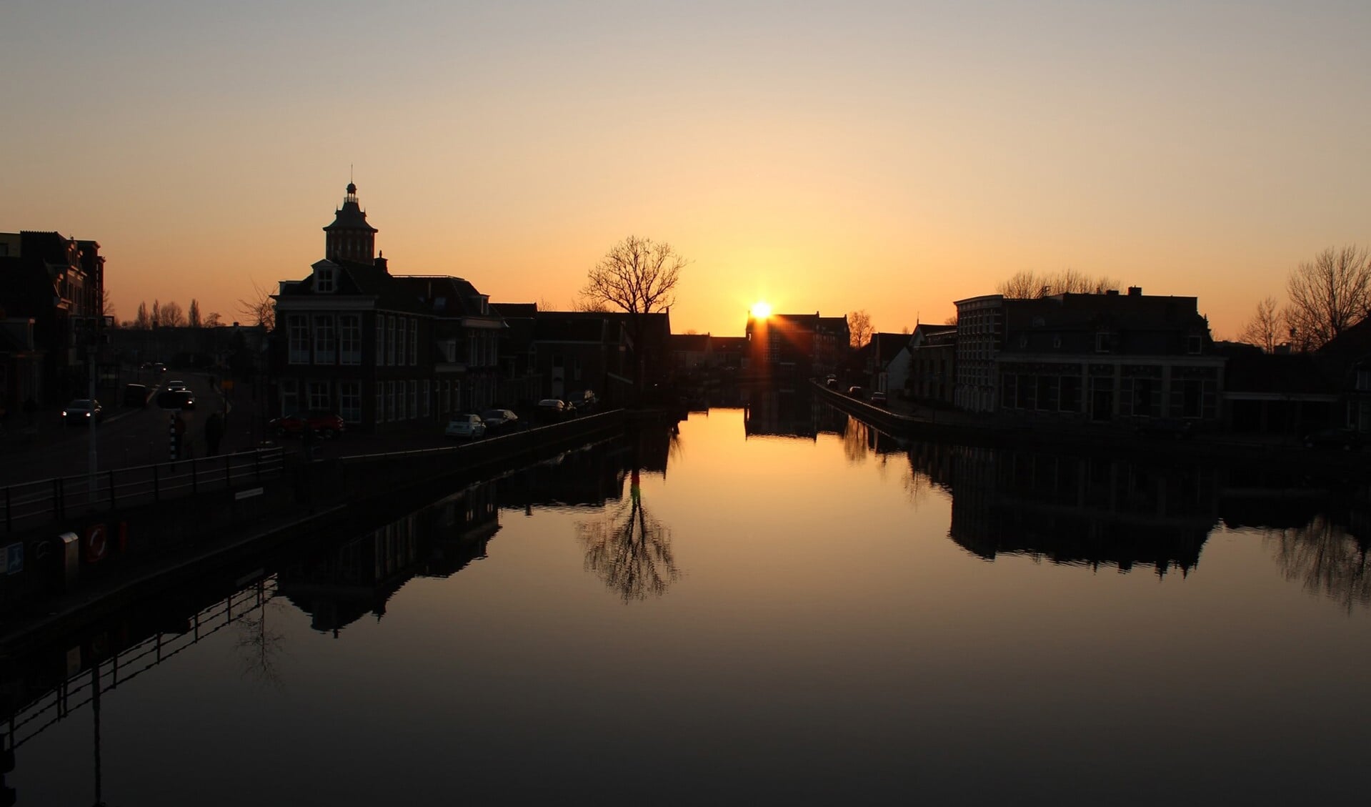 Beleef de sfeer als de avond valt en donker word in Sneek