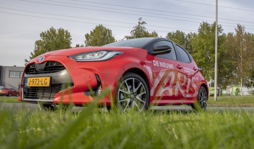 <p>Eén van de deelnemende auto's van de Autotestdag: de nieuwe Toyota Yaris, beschikbaar gesteld door Autobedrijf Strikwerda</p>