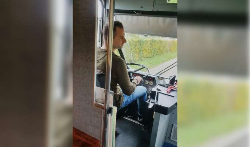 Peter van der Kraan achter het stuur