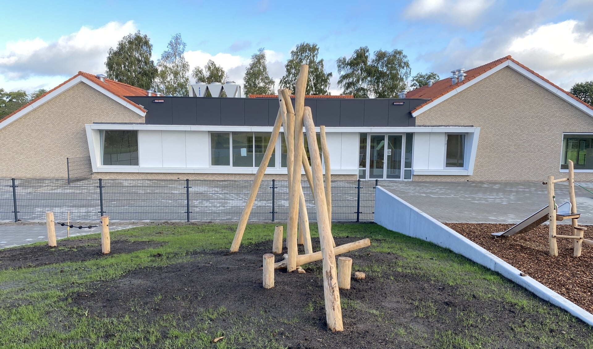 basisschool De Twirrewyn in Donkerbroek eerste gasloze school in Ooststellingwerf