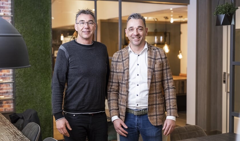<p>Eric en Hans Veenstra van KBC Keukens & Badkamers</p>