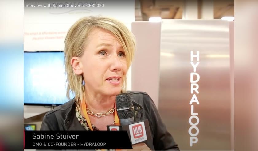 Sabine Stuiver geeft een interview aan HUB Institute, te zien op Youtube.