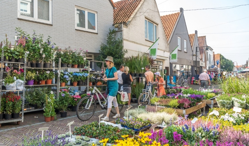 De weekmarkt in Ouddorp