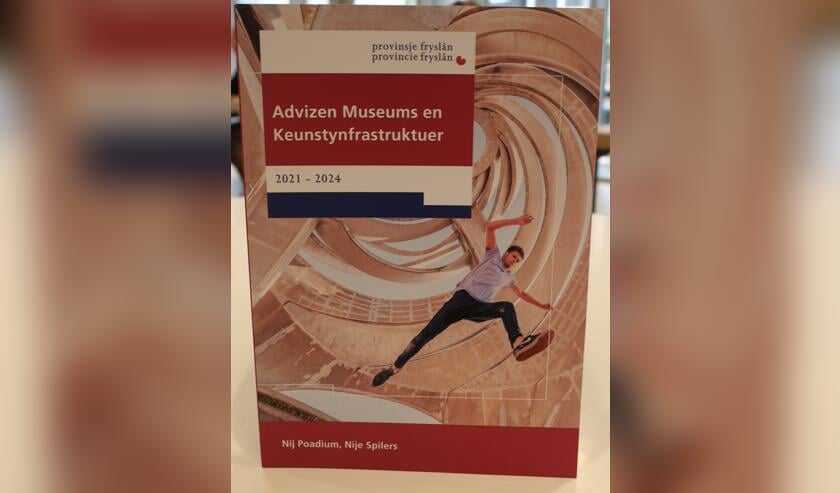 De voorkant van het lijvige rapport van 109 pagina's over de Friese kunst en cultuursector.