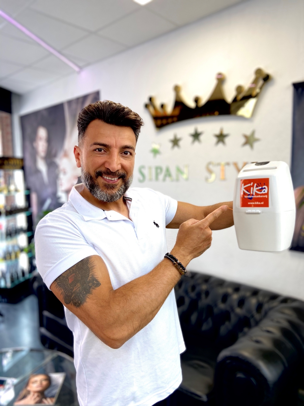 Hassan collecteert voor KiKa
