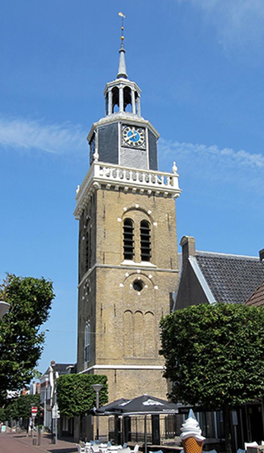 De Jouster Toer zoals die was en zoals die na restauratie - als het goed is - ook weer zal zijn.