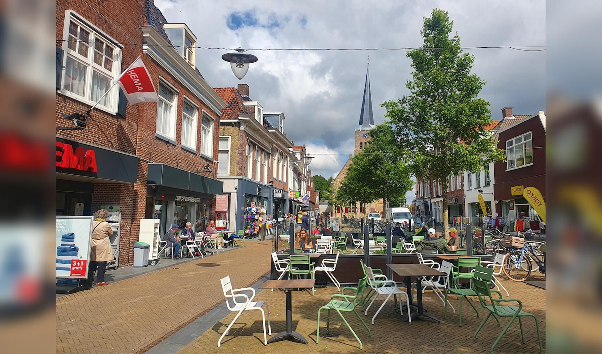 Beeld van de binnenstad van Franeker, ook tijdens de coronacrisis zo levendig mogelijk. 