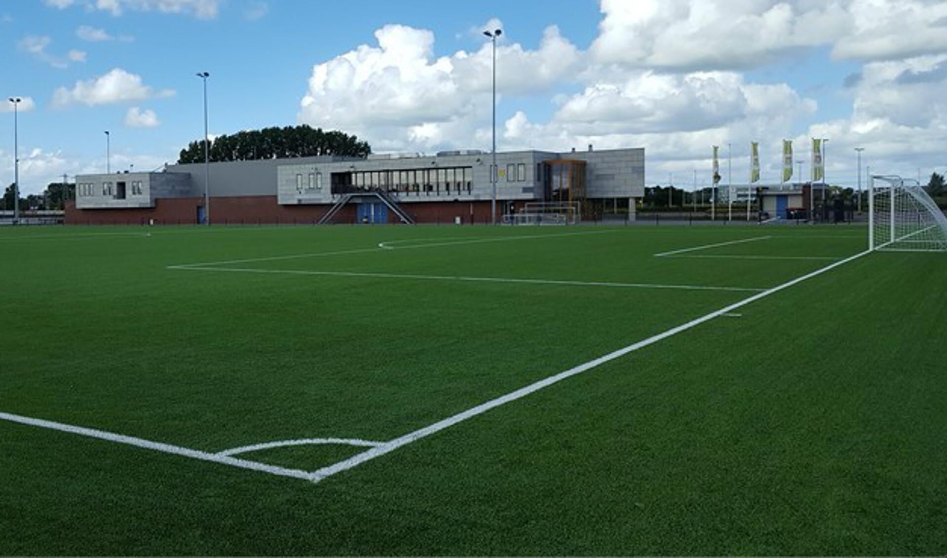 Het huidige sportcomplex Wiarda van de Friesche Voetbal Club FVC.