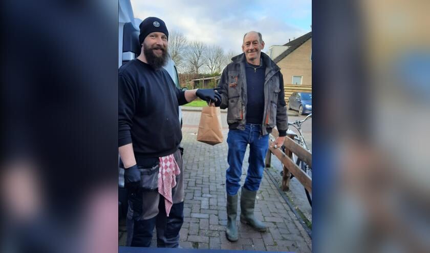 <p>Nanne Dusselaar van Gewoan Lekker, samen met Durk Nijdam die zijn land graag doorgeeft aan natuurliefhebbers voor het behoud van de grutto en de rest van de natuur.</p>