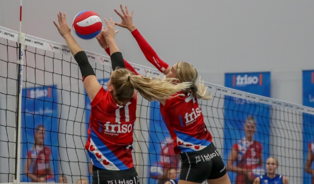 <p>Roos van Wijnen en Sietske Osinga vormen het blok </p>