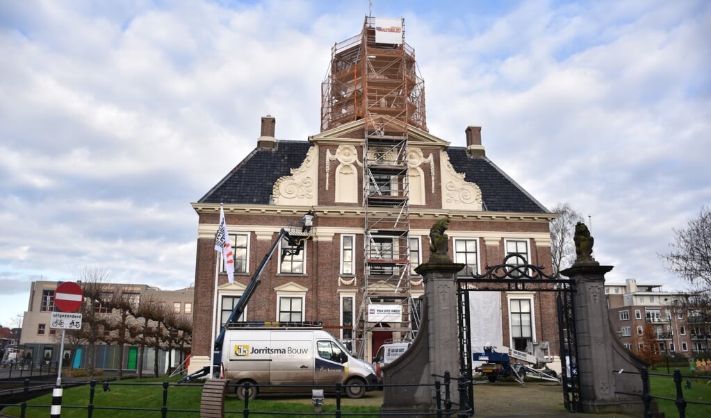 Een foto van het Gemeentehuis in Heerenveen van nu.