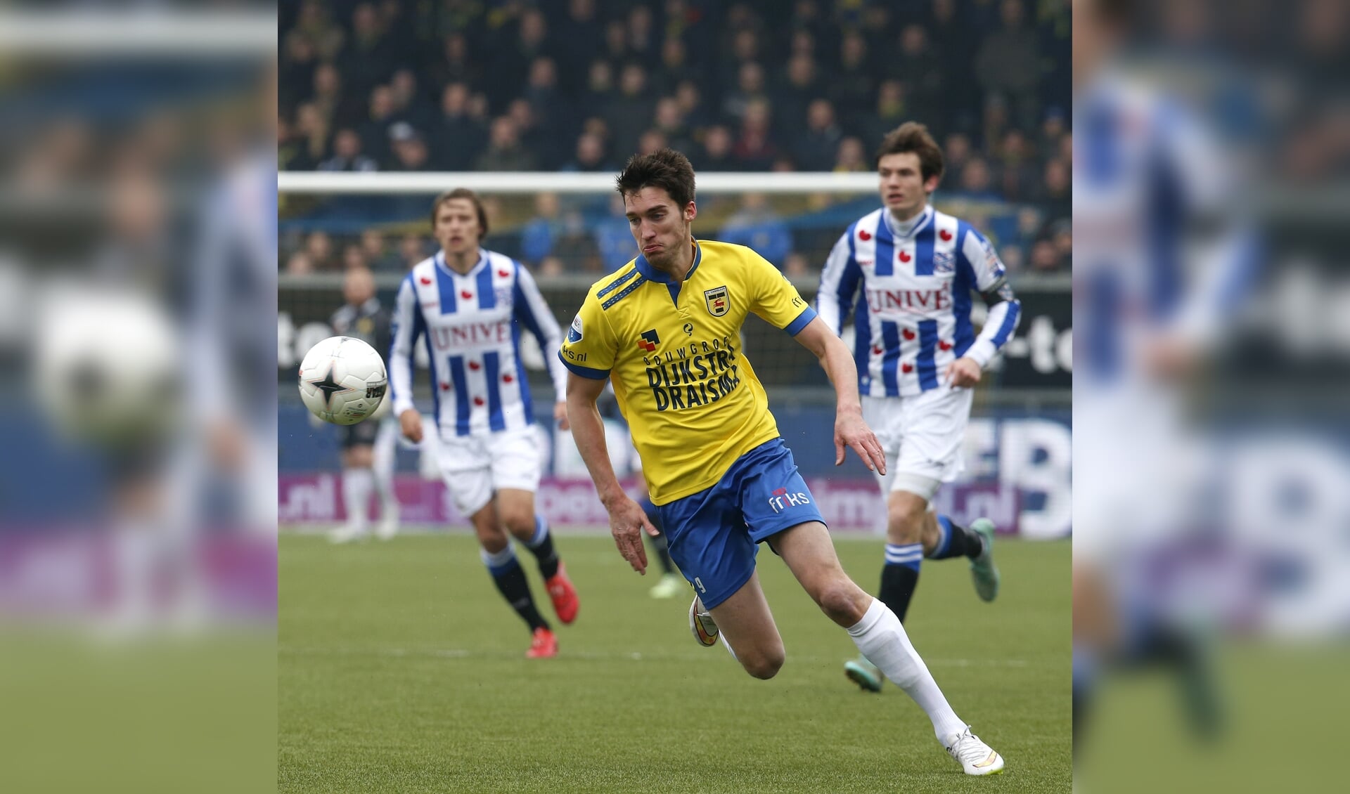 Martijn Barto in actie tegen Heerenveen. 