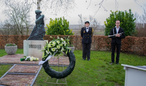 Archieffoto van de Watersnoodramp Herdenkingsdienst in Oude-Tonge