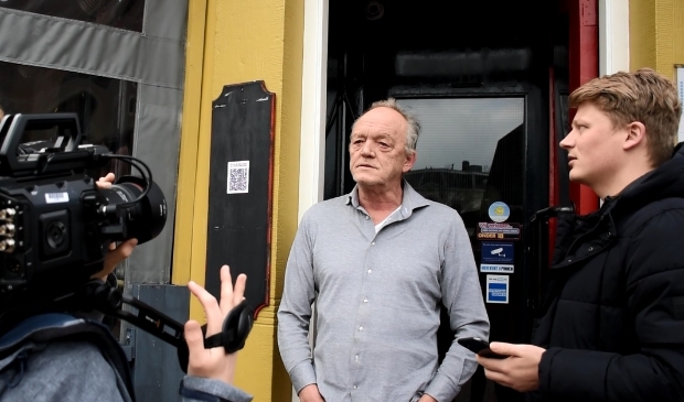 Bob Schepers aan het repeteren met eigenaar van de Prins, Izak Rusticus.
