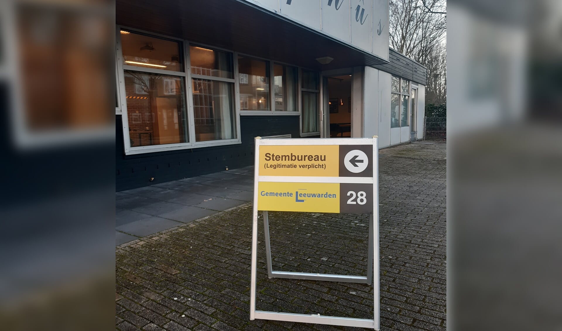 Eén van de stembureau's in de gemeente Leeuwarden waar de opkomst ook groot was tijdens de Tweede Kamer-verkiezingen.