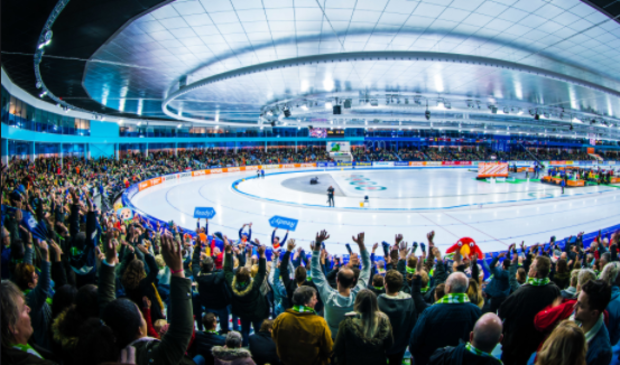 <p>Provincie Fryslân, gemeente Heerenveen en sportorganisaties willen bijna anderhalf miljoen euro betalen voor de toekomst van ijsstadion Thialf. Aan de nationale overheid wordt 2,5 miljoen gevraagd.</p>