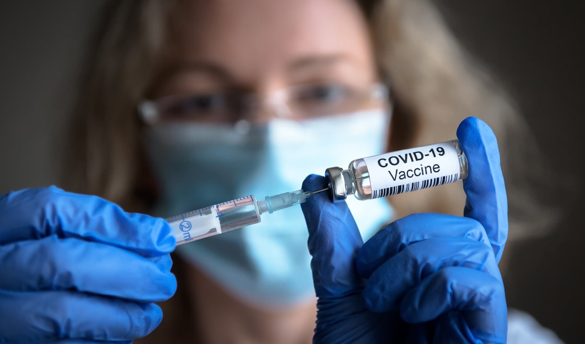 Op 26 april wordt in Koudum de vaccinatielocatie geopend waar mensen tegen het coronavirus worden ingeënt.