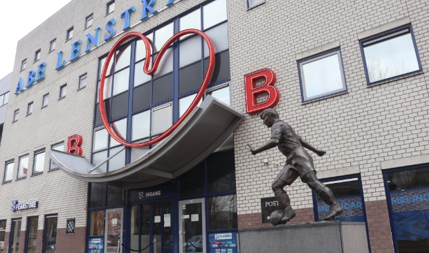 Ingang van het Abe Lenstra Stadion in Heerenveen.