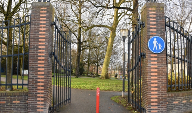 <p>Eén van de ingangen van de Prinsentuin, waar vanaf volgende week de hoeveelheid publiek gereguleerd zal worden.</p>
