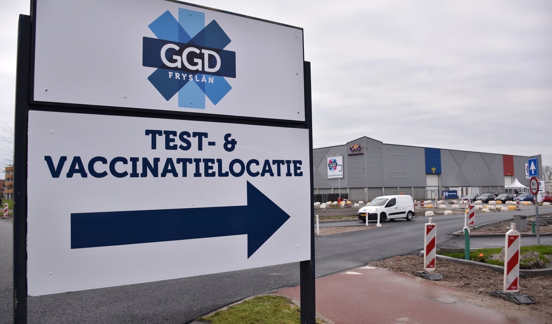 De test- en vaccinatielocatie van GGD Fryslân in Leeuwarden, bij het WTC Expo. Vanaf volgende week telt Friesland acht vaccinatielocaties tegen het corona virus.