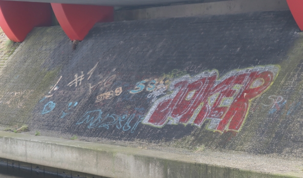 <p>Sociaal Domein Fryslân wil met het plan voorkomen dat mensen dakloos worden en een plek bieden voor iedereen. Zodat niemand meer onder een brug hoeft te slapen.</p>
