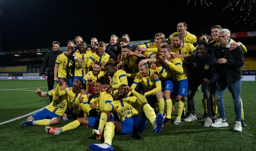 Kampioen Cambuur wint ook nog eens de vierde periodetitel: de derde periodetitel voor de Leeuwarders dit ongelooflijke seizoen.