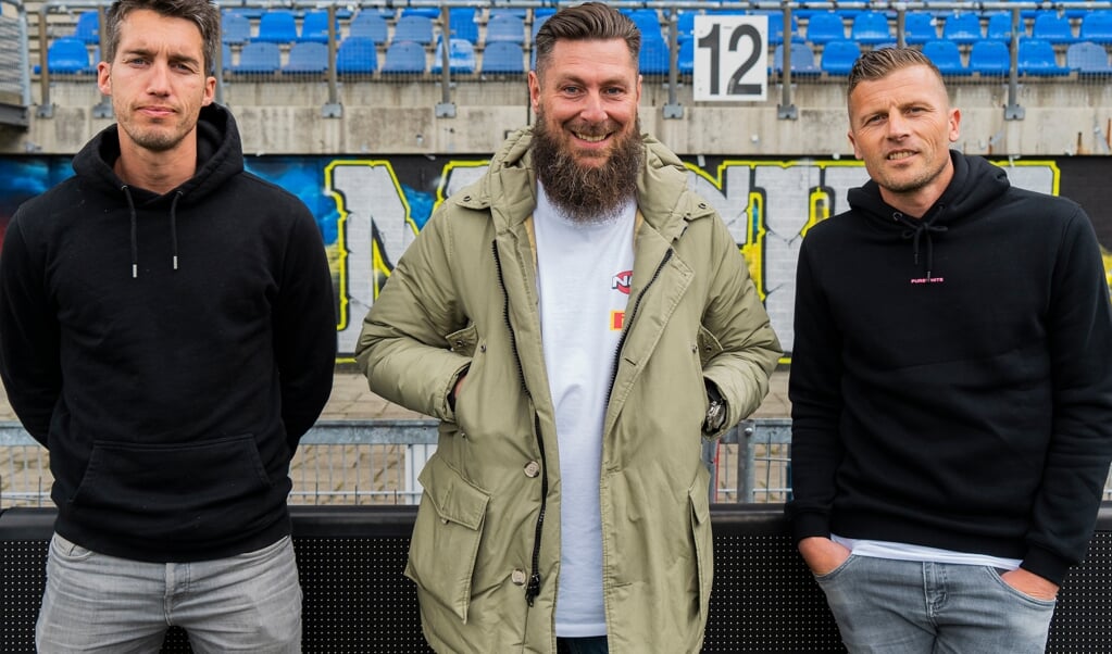 Assistent-trainers Martijn Barto, Pascal Bosschaart en Peter van der Vlag blijven langer aan de club verbonden. 