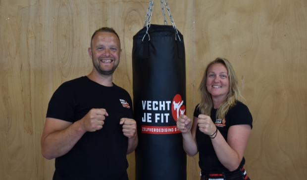 <p>Remco de Vries en Marije van der Velde van Krav Maga Akkrum & Heerenveen.</p>
