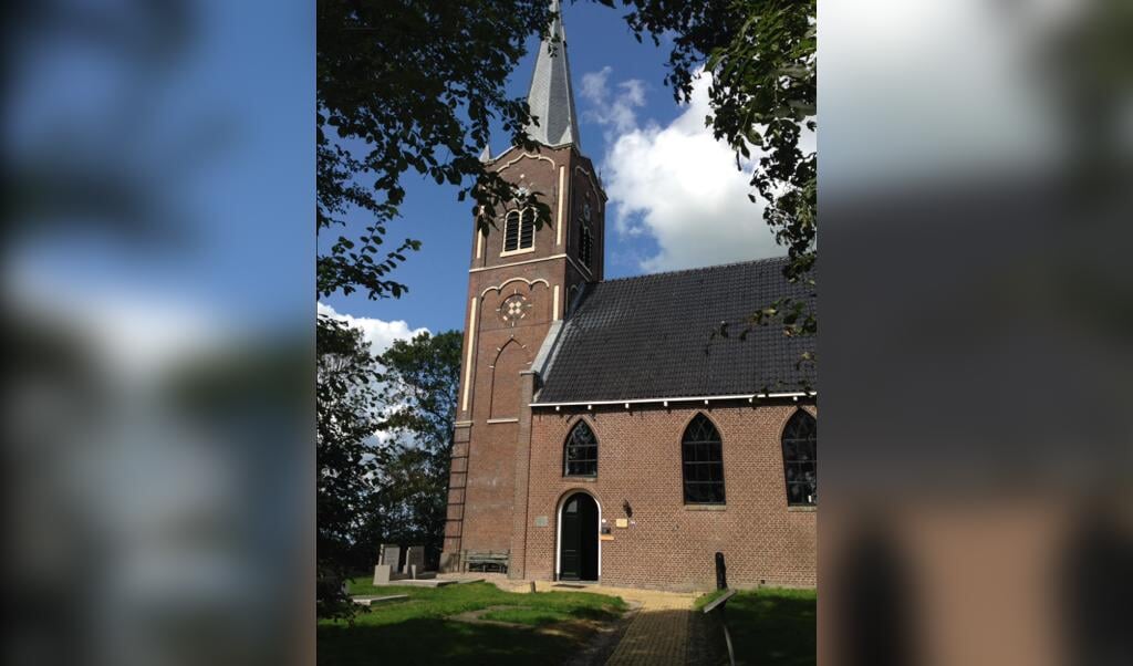 De Nicolaaskerk in Wiuwert is één van de meer dan 250 Friese kerken die deze zomer de deuren open in het kader van Tsjerkepaad 2021.