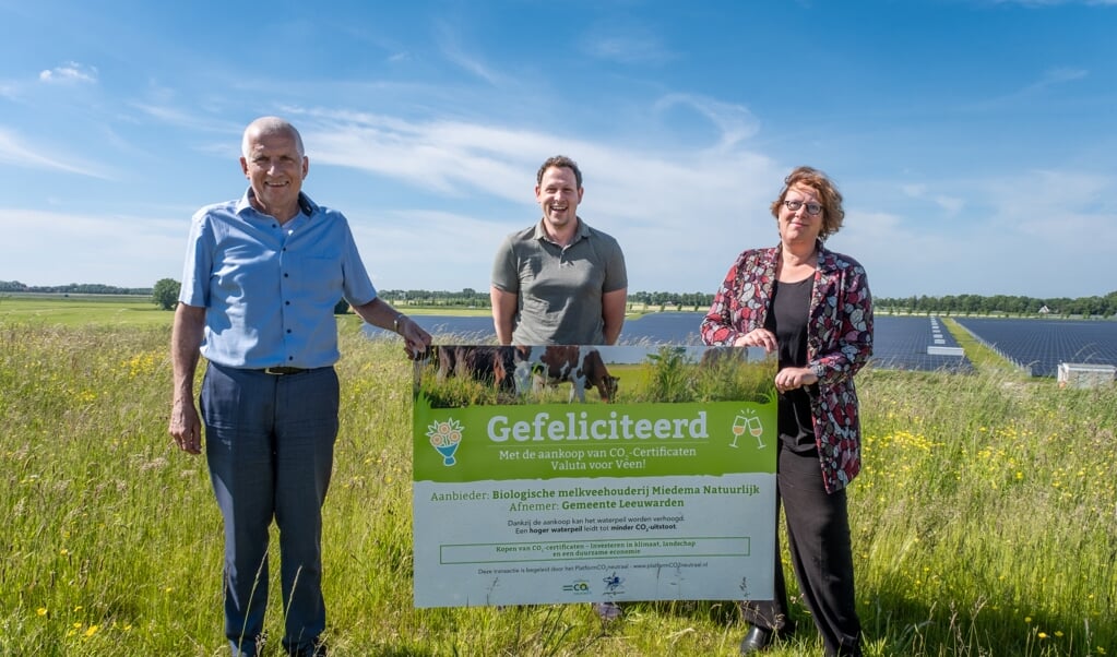 Een win-win-situatie voor de veenweideboer, de gemeente Leeuwarden én de CO2-uitstoot die verminderd wordt.