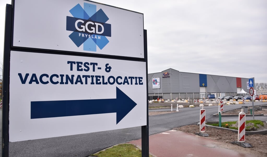 De test- en vaccinatielocatie van GGD Fryslân bij het WTC in Leeuwarden.