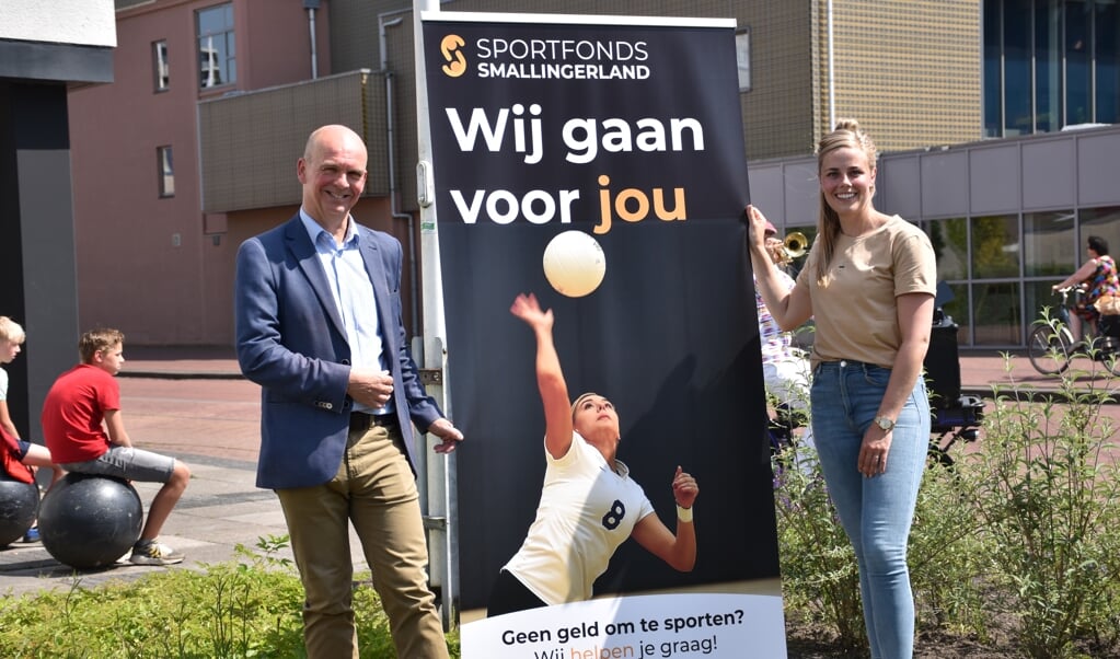Wethouder Felix van Beek en Kim Assen van Sport- en Beweegakkoord Smallingerland.