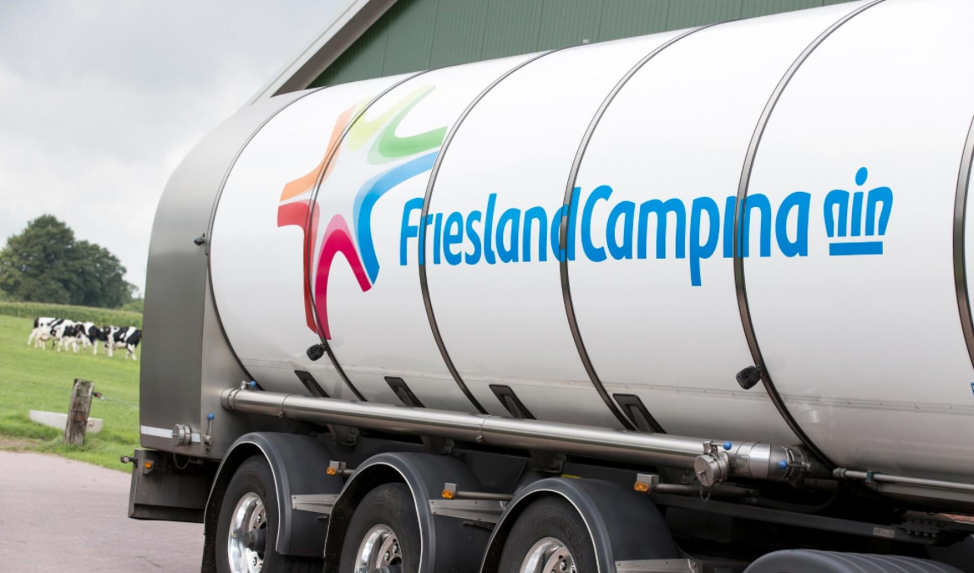 Personeel van Friesland Campina in Wolvega gaat staken voor een betere cao.