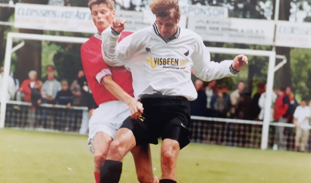 Daniël Tijl in het witte shirt