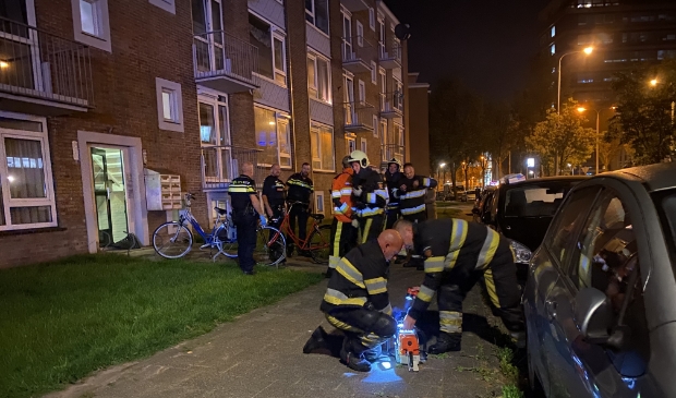 Hulpdiensten waren genoodzaakt de deur te forceren.