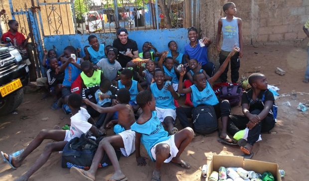 <p>Favela United helpt jonge voetballers aan een betere toekomst.</p>