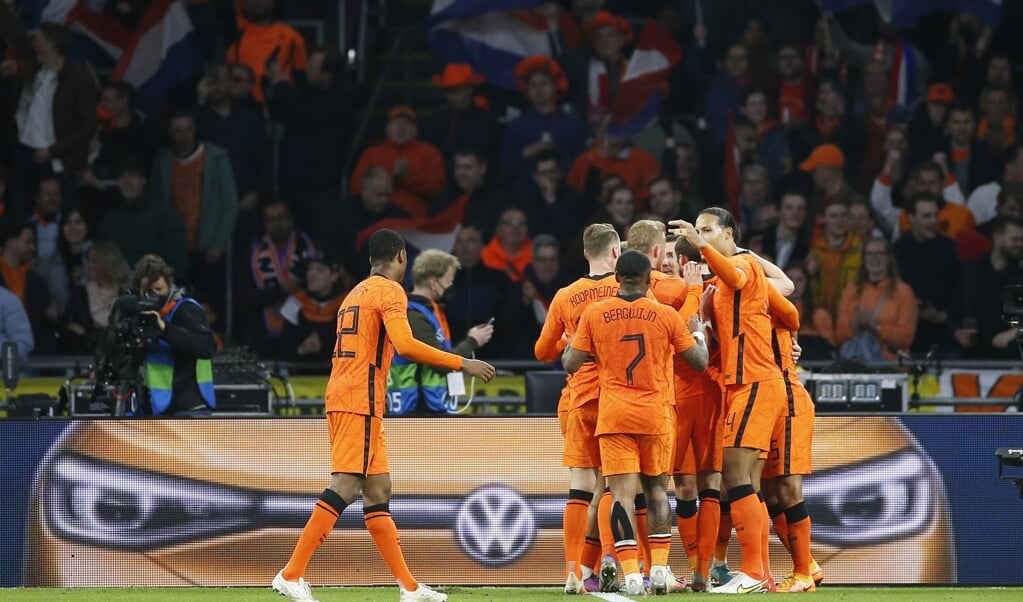 Oranje met haar fans tijdens de vriendschappelijke wedstrijd Nederland - Denemarken eerder dit jaar.