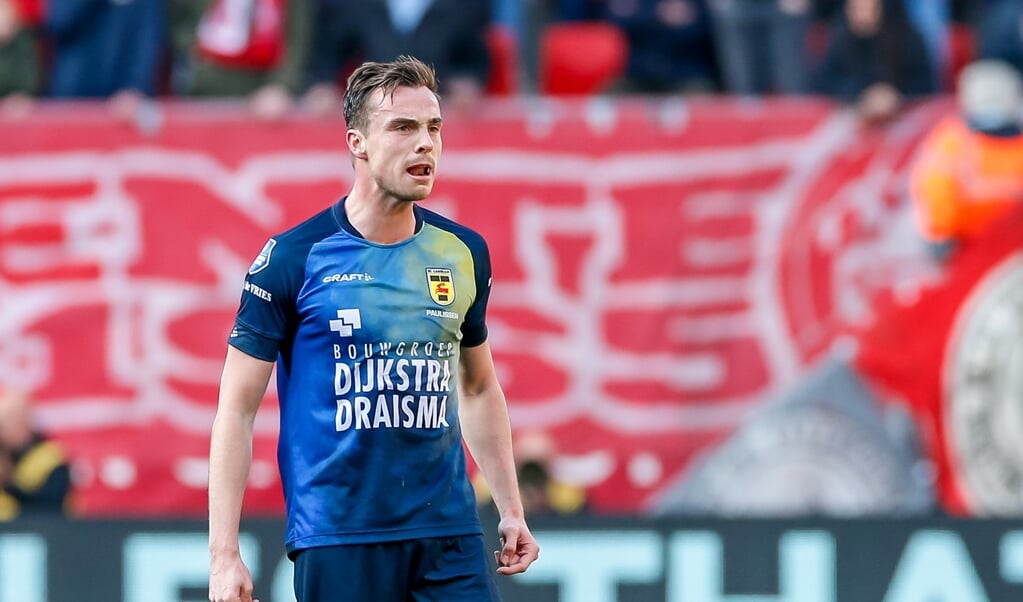 Mitchel Paulissen gefrustreerd na de 1-0 nederlaag tegen Twente. 