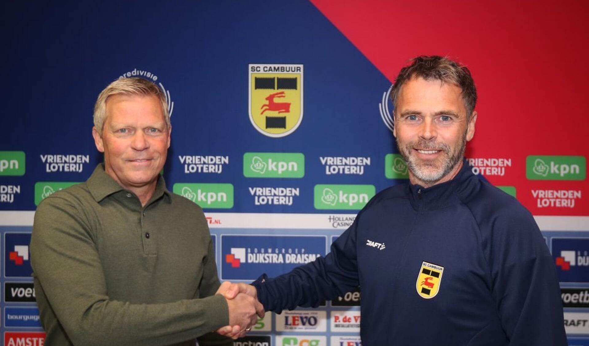 Dennis Haar maakt het seizoen als interim-hoofdtrainer af bij SC Cambuur. 