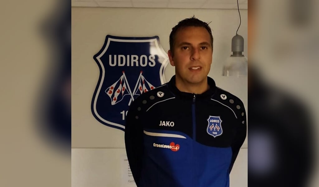 Oebele Schokker is de nieuwe hoofdtrainer van UDIROS. 