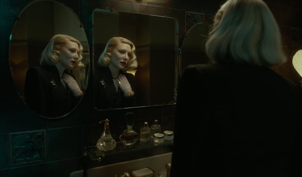 Cate Blanchett in the film NIGHTMARE ALLEY