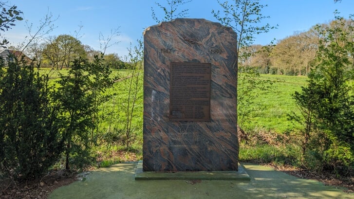 Het Lancaster-monument in Oudehorne.
