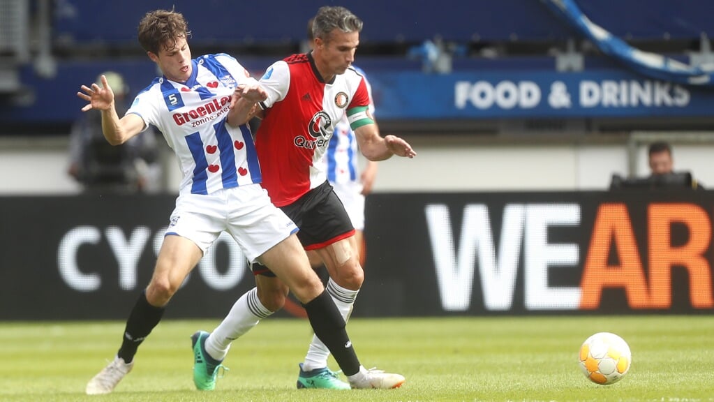 Robin van Persie in actie tegen sc Heerenveen (2018).