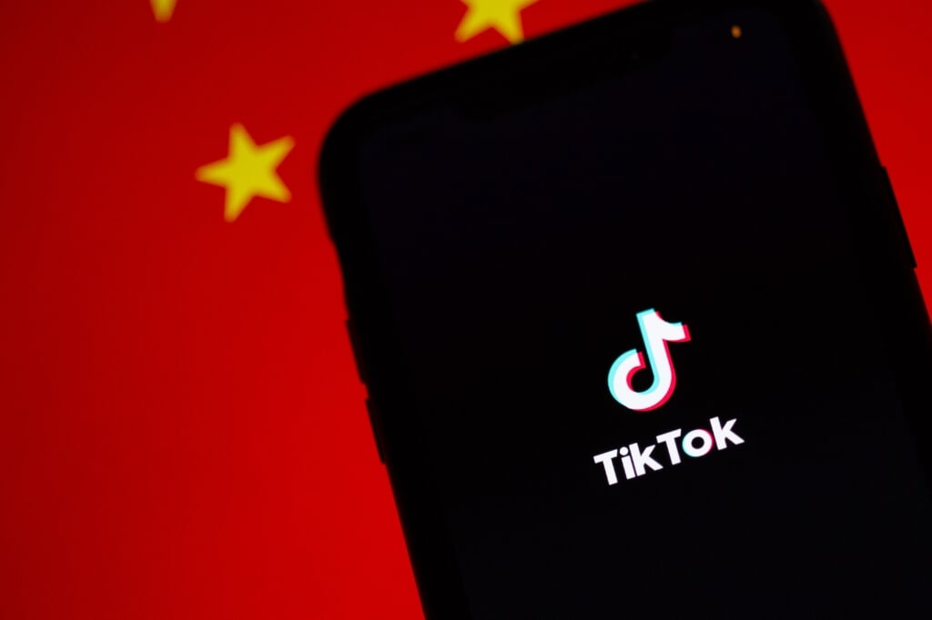 TikTok is een Chinees bedrijf die het niet zo nauw neemt met Nederlandse privacyregels